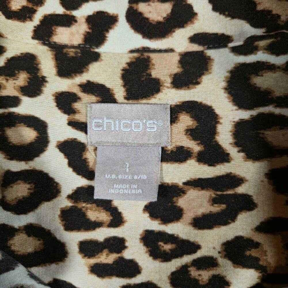 Chico's Womens Animal Print Button Up Top Size Medium Tan/Black Preppy Bohemian - Picture 3 of 6